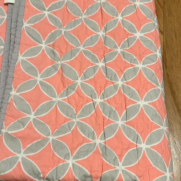 Pottery Barn Crib Sheet and Comforter Pink Gray - Picture 10 of 10